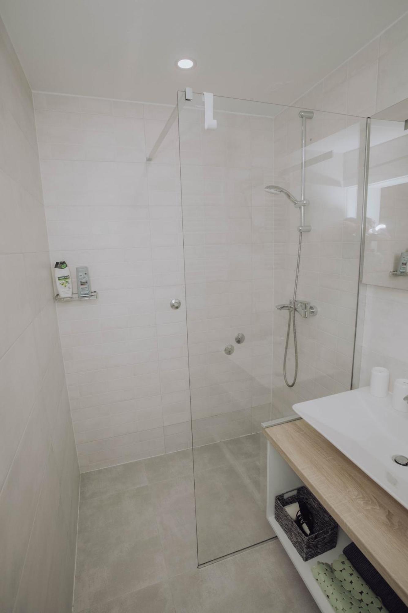 Peric -